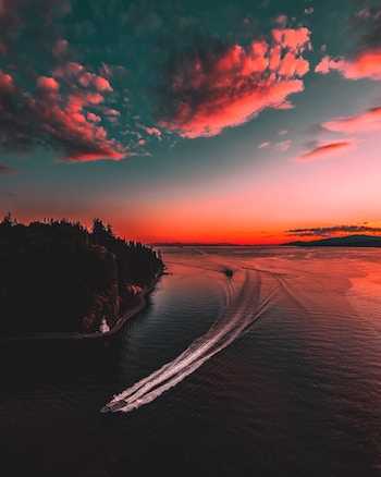 View of Vancouver at sunset, British Columbia, Canada thanks to our Ultimate City Guide